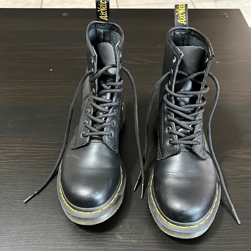Dr. martens combat boot
